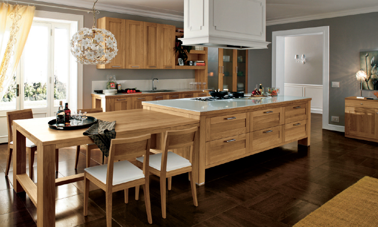 Cuisine traditionelle de marque Home cuisines en massif et plan de travail en Silestone